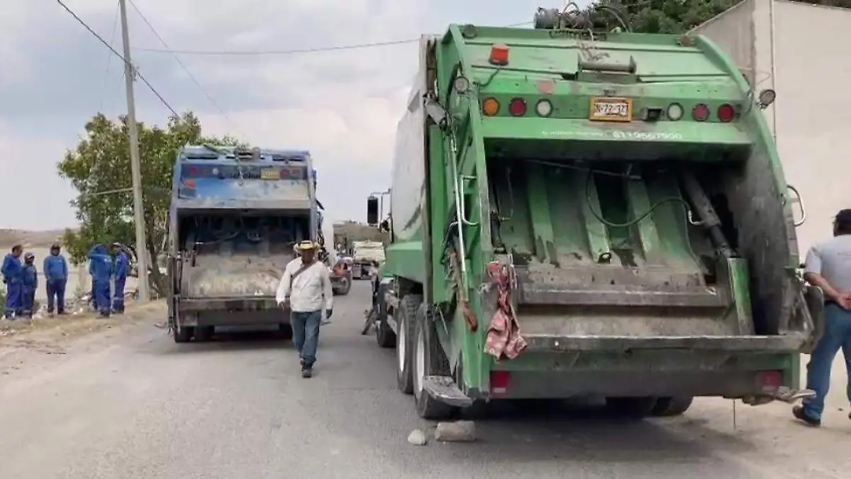 Bloquen paso al relleno sanitario por conflicto de agua en Santo Tomás Chautla